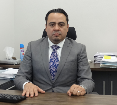 Lic. Víctor Manuel Rivera Güemes. Titular del Área de Quejas.